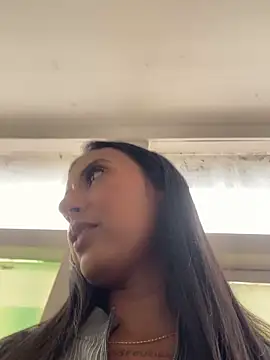 Tifqueen online show from March 17, 6:00 pm