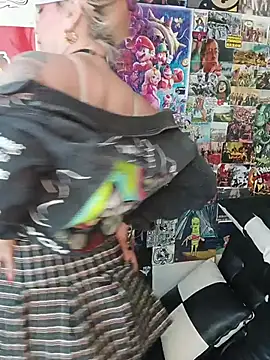 lady polka online show from February 25, 5:44 pm