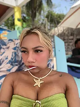 Snapshot of Dulce_Sofi_ chatting on June 13, 4:05 pm Dulce Sofi online show from June 13, 4:05 pm