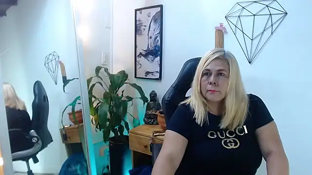 Snapshot of eva_colen50 chatting on April 2, 6:16 pm eva colen50 online show from April 2, 6:16 pm