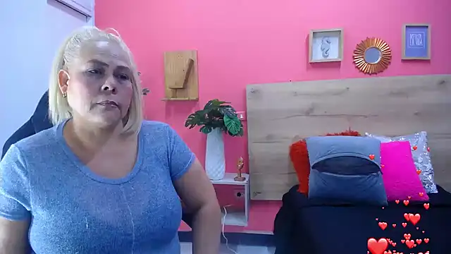 Snapshot of eva_colen50 chatting on June 25, 6:56 pm eva colen50 online show from June 25, 6:56 pm