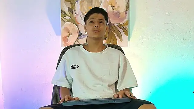 Snapshot of Eliassalvatore_ chatting on June 30, 1:12 pm Eliassalvatore online show from June 30, 1:12 pm