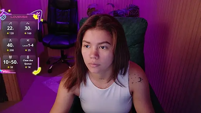 Snapshot of Alessia_Monroe_ chatting on June 12, 8:19 pm Alessia Monroe online show from June 12, 8:19 pm
