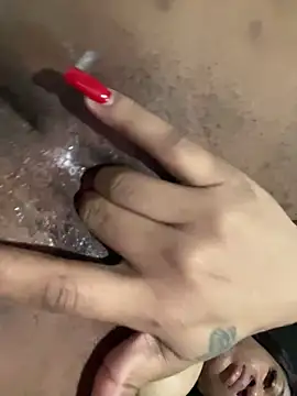 Tayloryuyuo1 online show from April 2, 5:27 am