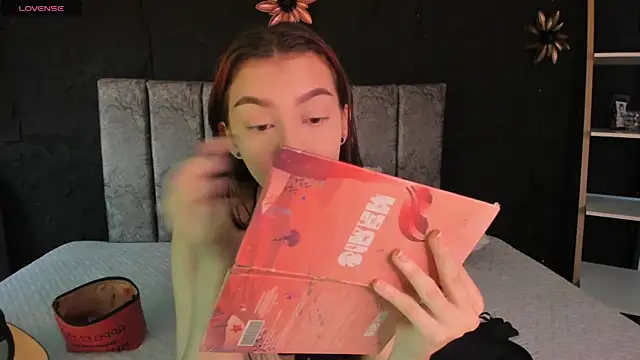 MelLove  online show from March 6, 9:44 pm