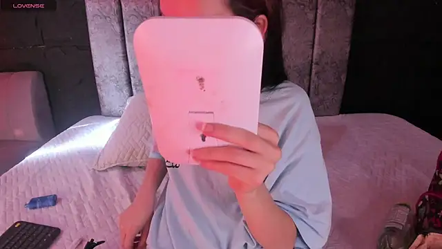 MelLove  online show from March 9, 8:24 pm