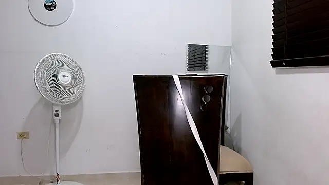 MiaDiamontLatin online show from March 13, 3:24 am