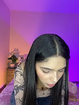 Snapshot of haily_babe chatting on July 13, 4:15 am haily babe online show from July 13, 4:15 am