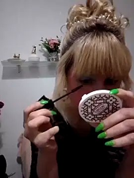 Snapshot of -Nefertiti- chatting on March 8, 6:55 pm -Nefertiti- online show from March 8, 6:55 pm