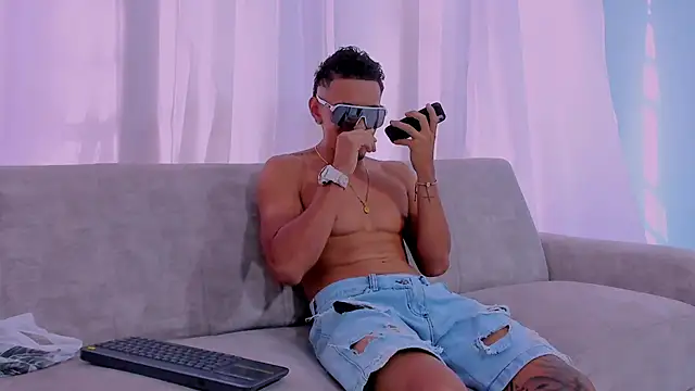 privacy friends online show from March 9, 9:19 pm