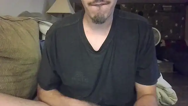 Snapshot of luverrboyy chatting on July 17, 3:02 am luverrboyy online show from July 17, 3:02 am