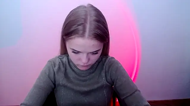 FoxiLana online show from March 18, 8:28 am