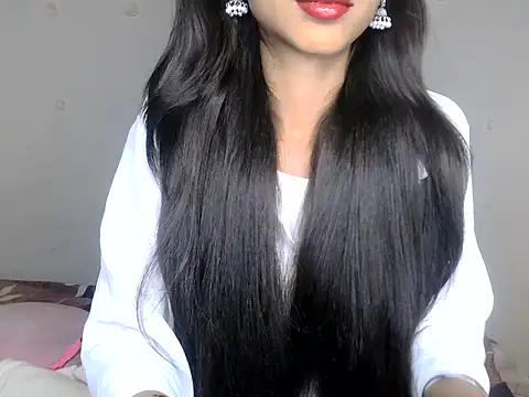 SIKSHA SINGH online show from April 25, 6:49 pm