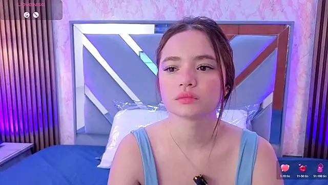 LittleeSara18 online show from June 11, 11:19 am