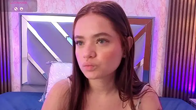 LittleeSara18 online show from June 13, 11:08 am