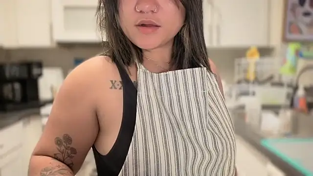 Snapshot of yourvibedealer chatting on July 12, 9:44 am yourvibedealer online show from July 12, 9:44 am