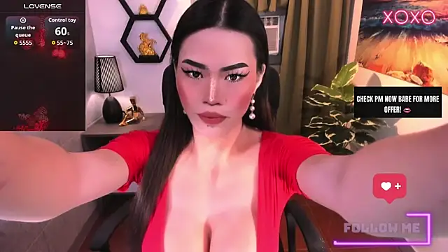 HugeSurpriseLianeTs online show from April 20, 5:37 pm