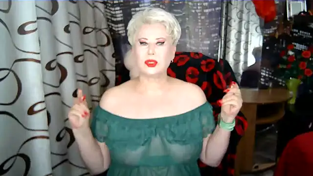 Snapshot of SWEET--Nika chatting on July 30, 6:23 am SWEET--Nika online show from July 30, 6:23 am