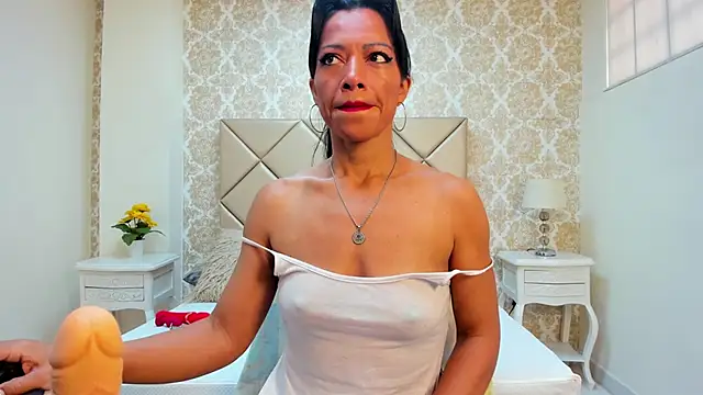 Snapshot of FernandaAvilax chatting on June 14, 5:04 pm FernandaAvilax online show from June 14, 5:04 pm