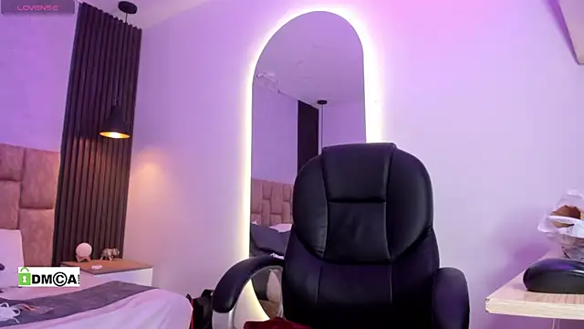 Snapshot of jasmin_adams chatting on May 24, 1:05 pm jasmin adams online show from May 24, 1:05 pm