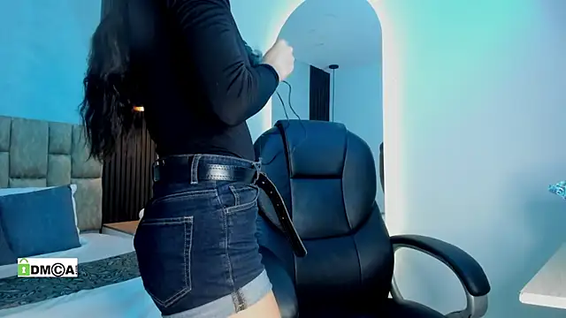 Snapshot of jasmin_adams chatting on June 11, 12:03 pm jasmin adams online show from June 11, 12:03 pm