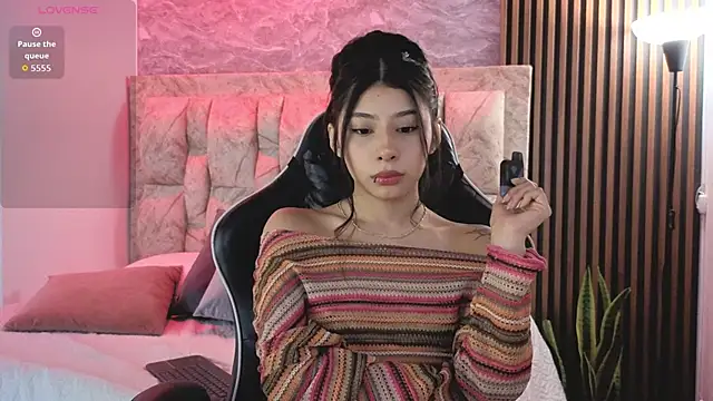 Snapshot of chloe_bluee_ chatting on May 11, 11:05 am chloe bluee online show from May 11, 11:05 am