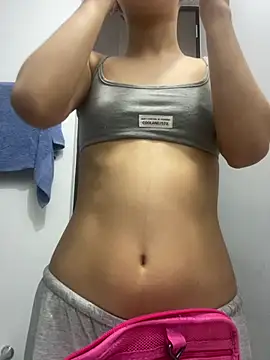 chloe bluee  online show from June 25, 9:58 am