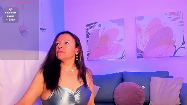 Ivonne 4 online show from June 10, 1:10 pm
