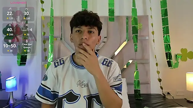 Snapshot of Angel_Lux chatting on March 5, 6:59 pm Angel Lux online show from March 5, 6:59 pm