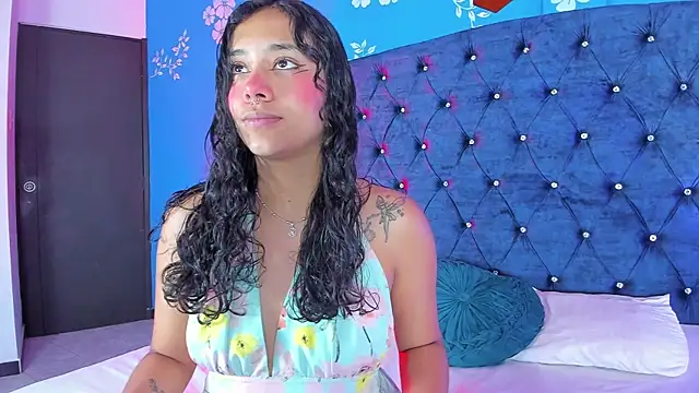 Snapshot of laurasmith_ chatting on August 1, 11:53 am laurasmith online show from August 1, 11:53 am