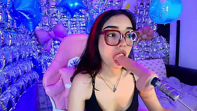 lala cherry online show from April 27, 8:40 pm