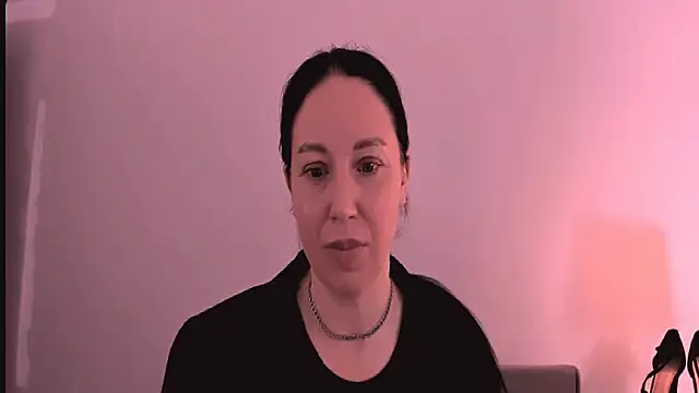 Snapshot of MiaFair chatting on May 16, 3:55 pm MiaFair online show from May 16, 3:55 pm