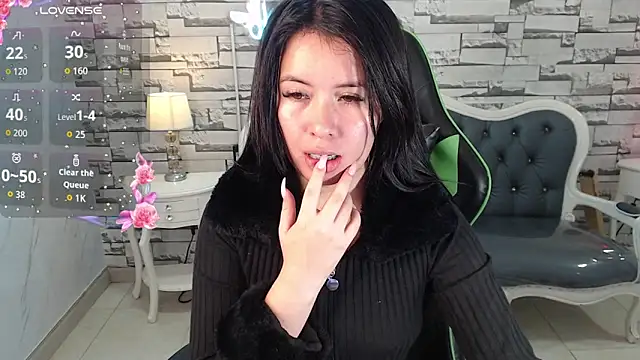 Snapshot of Kylia_a chatting on June 16, 8:11 pm Kylia a online show from June 16, 8:11 pm
