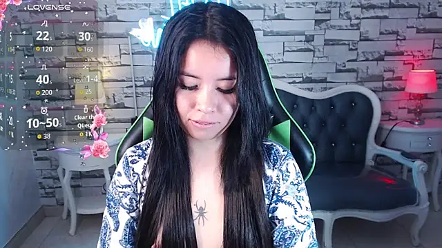 Snapshot of Kylia_a chatting on June 19, 12:53 pm Kylia a online show from June 19, 12:53 pm