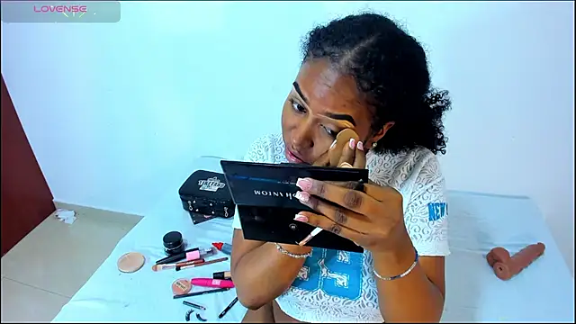 Snapshot of TAYRA_CASTLE chatting on July 28, 8:52 pm TAYRA CASTLE online show from July 28, 8:52 pm