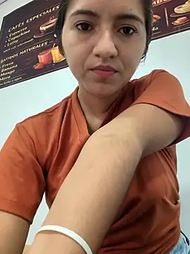 DulceCaroX online show from May 20, 12:22 pm
