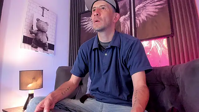 Milanwhite  online show from March 10, 11:37 am