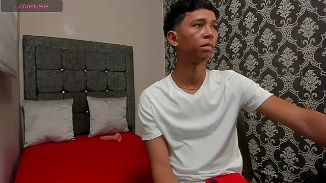 Little Twink19x online show from May 2, 7:52 pm
