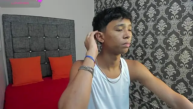 Little Twink19x online show from June 13, 7:23 pm