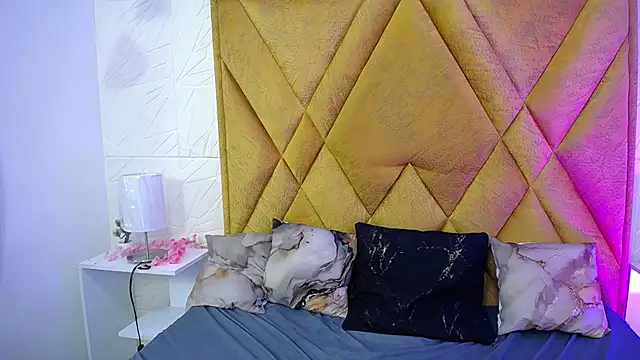 Sophie Galli online show from February 25, 1:10 pm