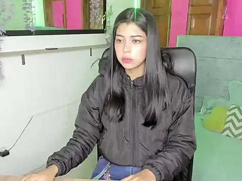 Snapshot of Aysha_winxs chatting on May 7, 3:23 am Aysha winxs online show from May 7, 3:23 am