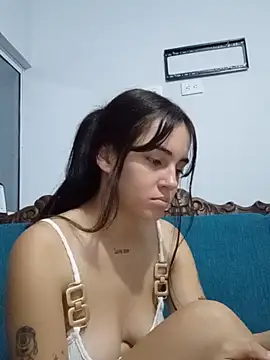 Snapshot of sara_cute_so chatting on May 19, 1:33 am sara cute so online show from May 19, 1:33 am