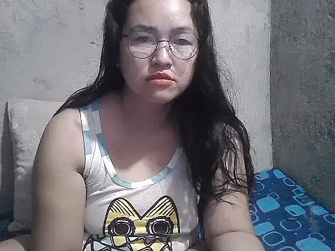 Snapshot of wildchinita00 chatting on May 13, 8:49 pm wildchinita00 online show from May 13, 8:49 pm