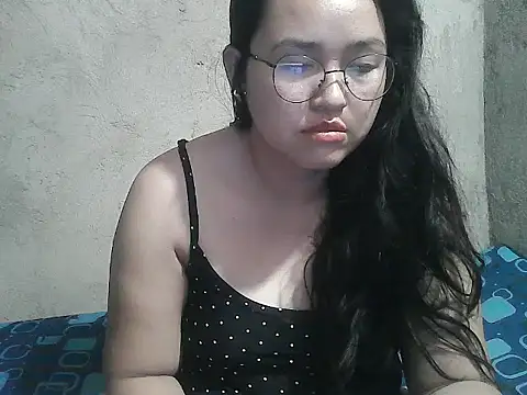 Snapshot of wildchinita00 chatting on May 14, 8:26 pm wildchinita00 online show from May 14, 8:26 pm