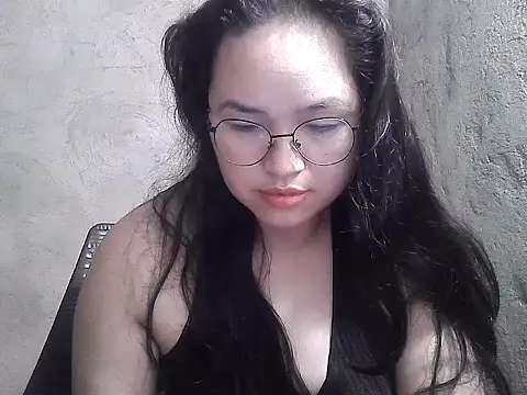 Snapshot of wildchinita00 chatting on June 6, 10:25 pm wildchinita00 online show from June 6, 10:25 pm
