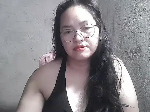 Snapshot of wildchinita00 chatting on June 25, 8:35 pm wildchinita00 online show from June 25, 8:35 pm