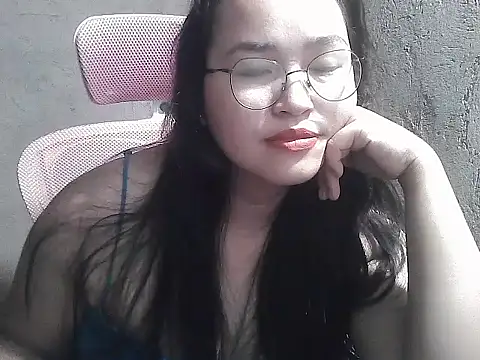 Snapshot of wildchinita00 chatting on July 6, 8:44 pm wildchinita00 online show from July 6, 8:44 pm
