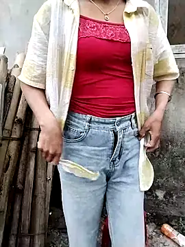 Snapshot of ngocbao11 chatting on April 1, 12:44 am ngocbao11 online show from April 1, 12:44 am