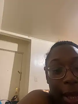 Snapshot of Sinfulwaterfalls chatting on April 1, 9:34 pm Sinfulwaterfalls online show from April 1, 9:34 pm