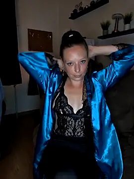 Snapshot of ZaramourXMrX chatting on May 17, 7:32 pm ZaramourXMrX online show from May 17, 7:32 pm